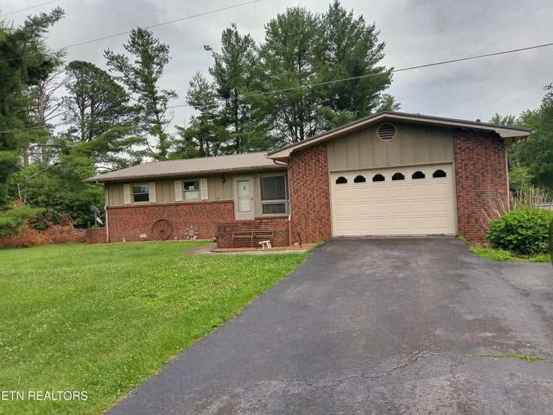 3281 NE Tabor [oop Hwy, Crossville, TN 38571
